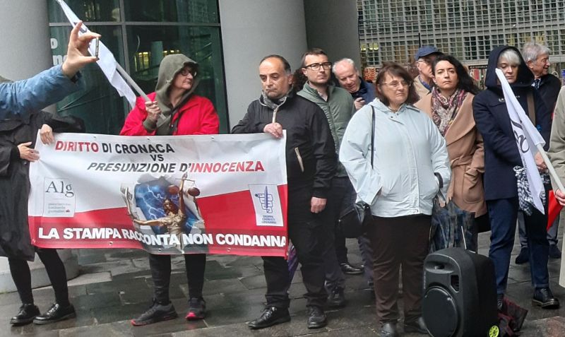 Sit-in dei cronisti contro il bavaglio di Regione Lombardia